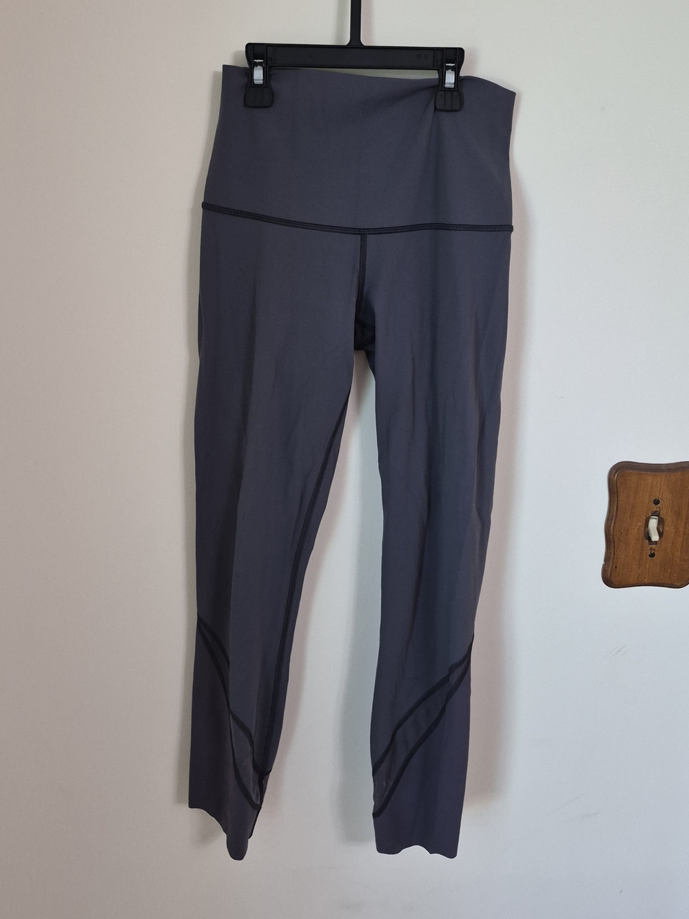 Lululemon Size 2 High-Waist Performance Capri Leggings Scalloped Hem